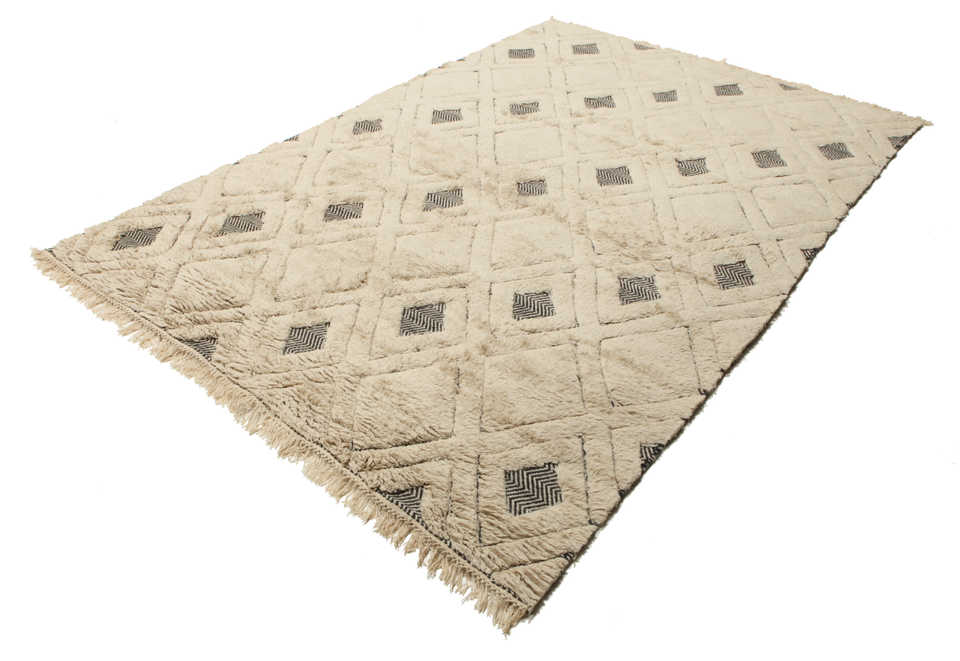 Yoko - Kerma-beige / Musta 200x300 - CarpetVista